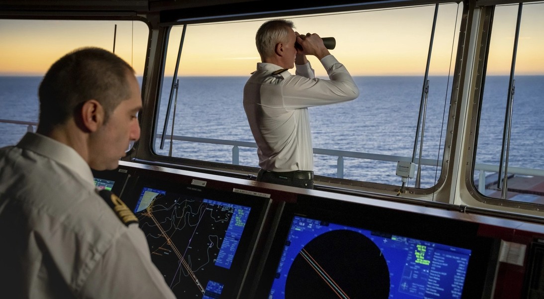 Requisitos para trabajar en un crucero de lujo: documentación, visados y certificados obligatorios
